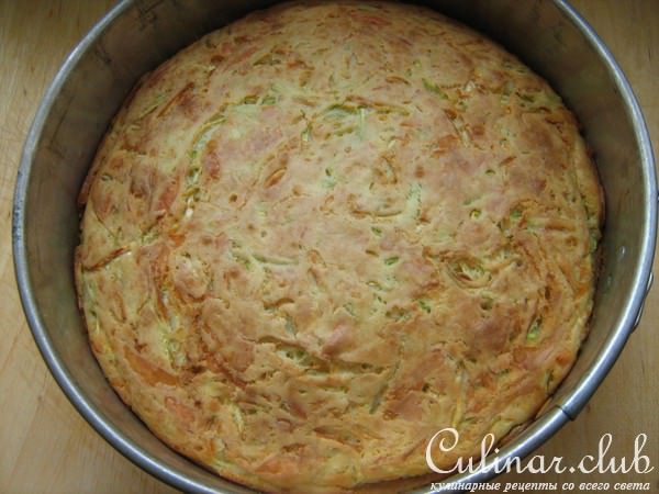 Не обыкновенно вкусный сырно-кабачковый пирог.