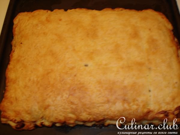 пирог из слоёного теста с курицей луком и сыром
