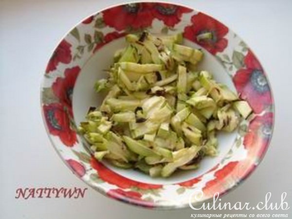 Деревенский пирог с кабачками и грибами.