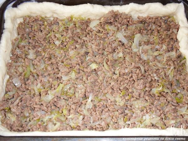 Пирог с мясом и капустой
