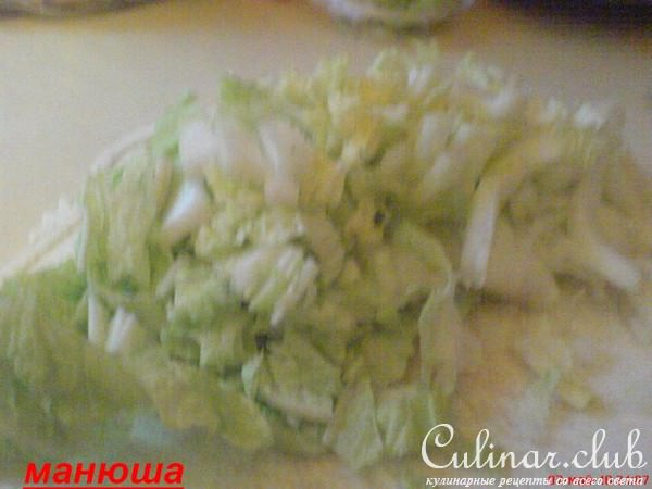 Мясной пирог-рулет с зелёным горошком