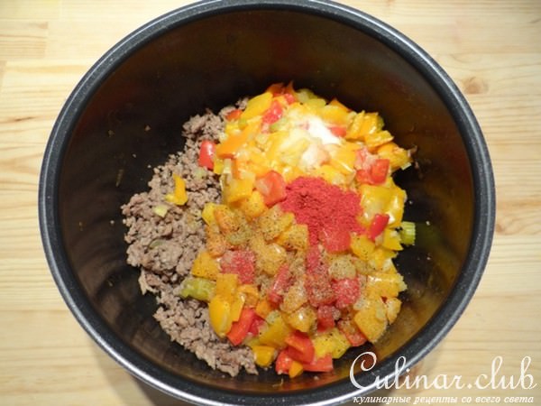 Пирог из сладкого перца и фарша