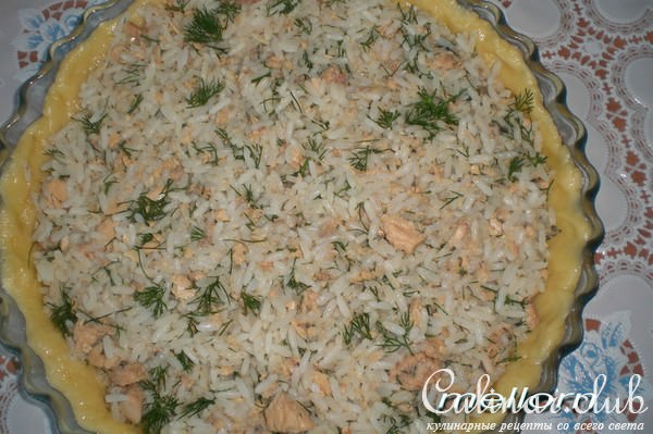 Рыбный пирог-запеканка с рисом
