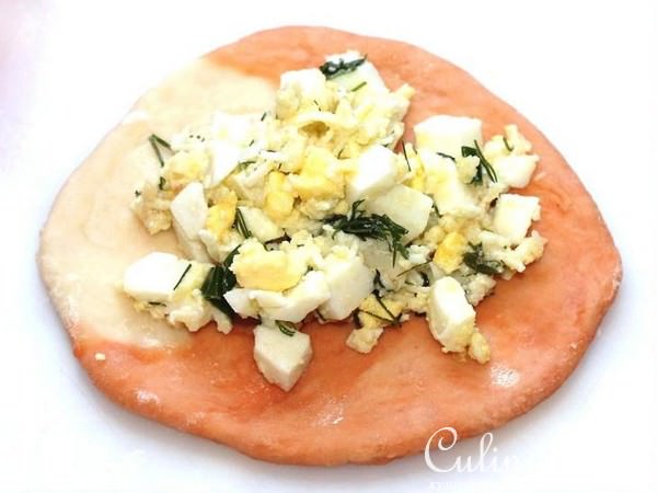 Булочки с чесноком и сыром и пирожки "Динозаврики"