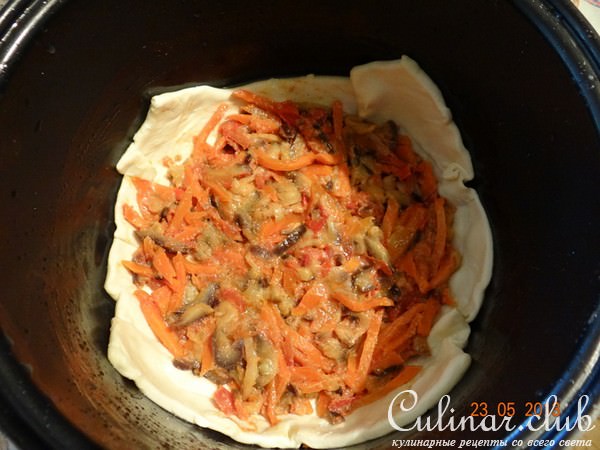 Слоёнка с овощной начинкой в мультиварке