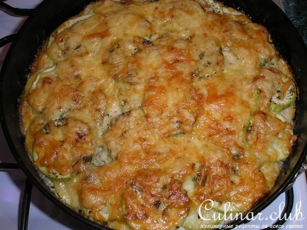 Пирог-запеканка из кабачка-цукини и курицы