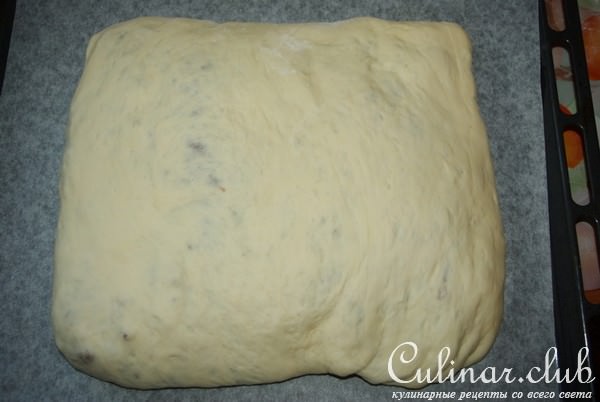 Пирог с картошкой, фаршем и солеными огурчиками