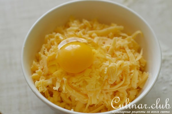 Пирог с сыром и курицей