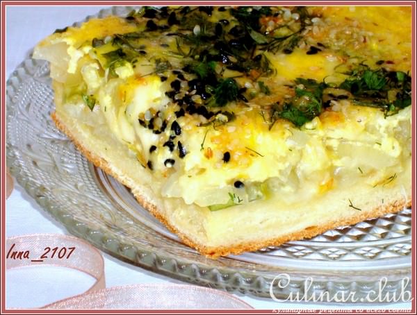 Пирог с луком и кабачком