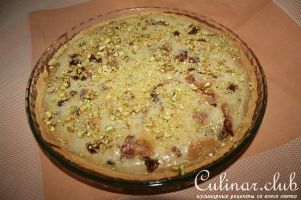 Киш с голубым сыром, беконом и вялеными томатами