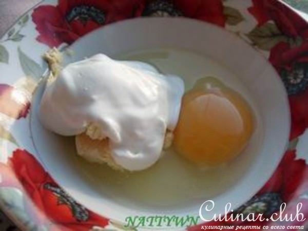 Открытый пирог с молодой капустой.