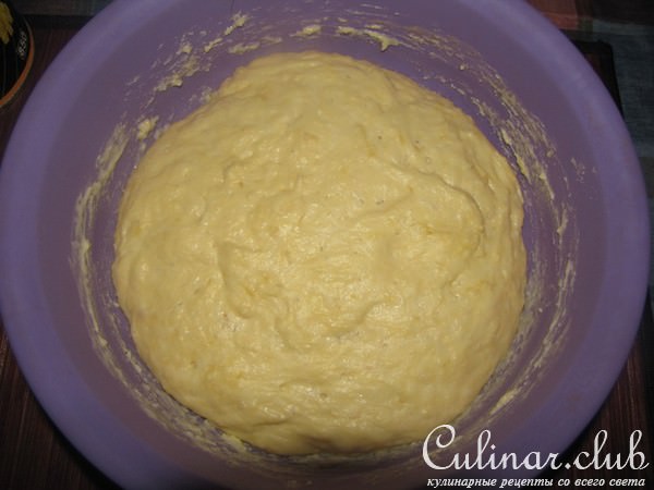 Пицца с ананасом и руколой