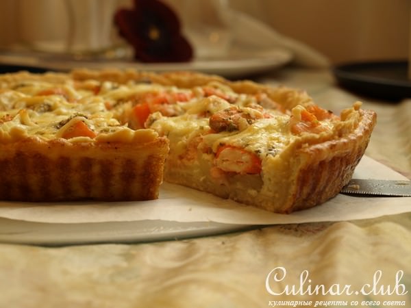 Киш с форелью, креветками и фенхелем