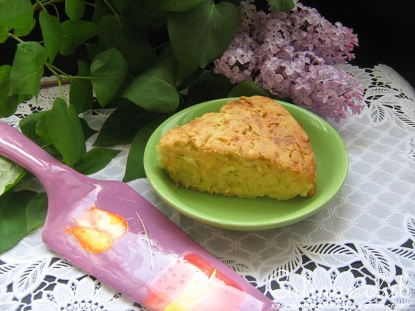 Не обыкновенно вкусный сырно-кабачковый пирог.