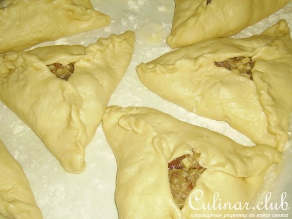 УЧПОЧМАКИ (татарские треугольные пирожки)