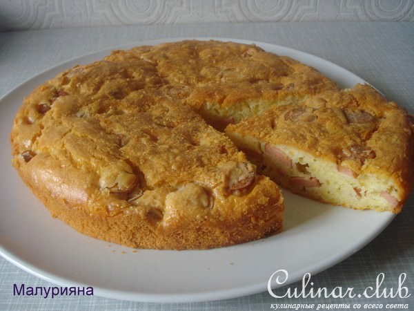 Пирог с сыром и сосисками