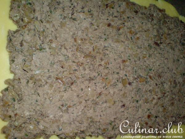 Пирог с говядиной и луком