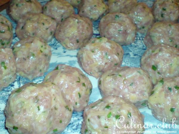 Заливной пирог с сырыми куриными тефтельками