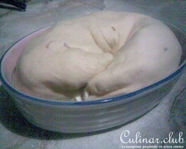 Дрожжевой пирог с болгарской брынзой и яблоками