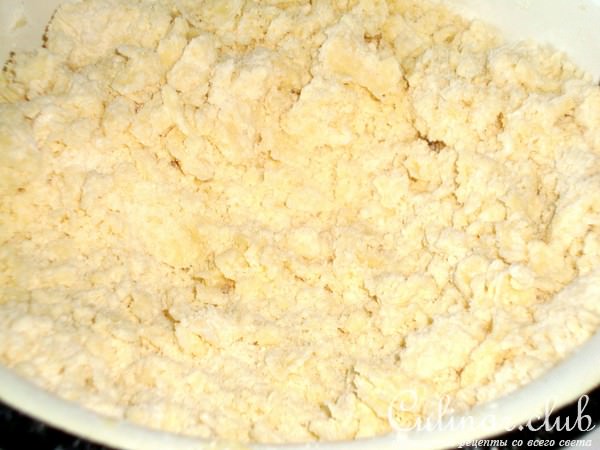 Пирог с луком и кабачком