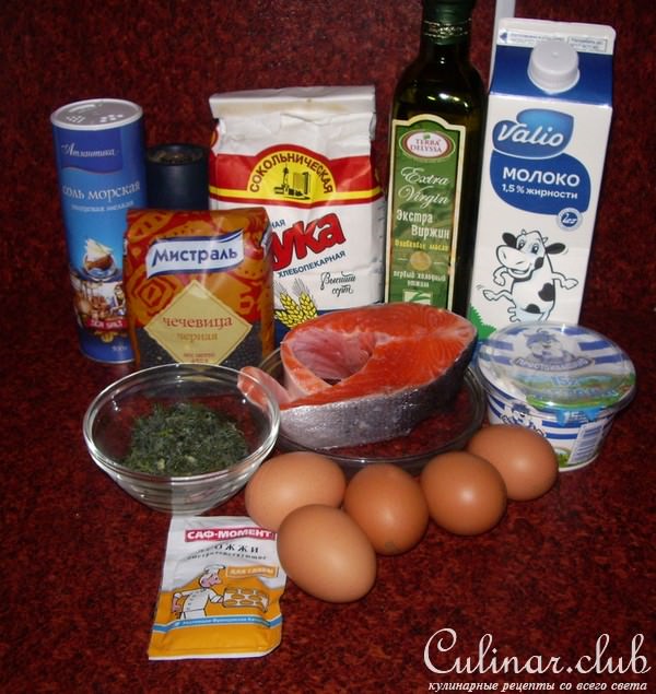 Пирог с семгой, черной чечевицей и укропом 