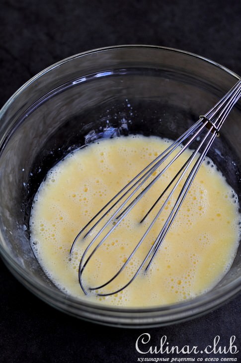 Закусочный кекс с сыром, вялеными томатами и орегано