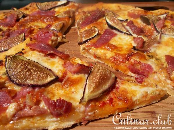 Fig and Prosciutto PIZZA / Пицца с инжиром и прошюто на без дрожжевом тесте "пяти минутка" Дуэль!