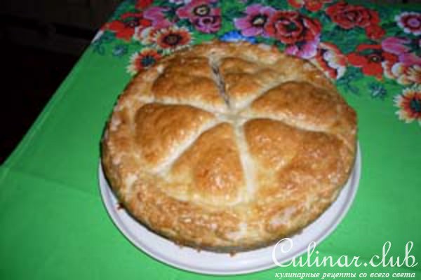 Пирог с мясом и яблоками