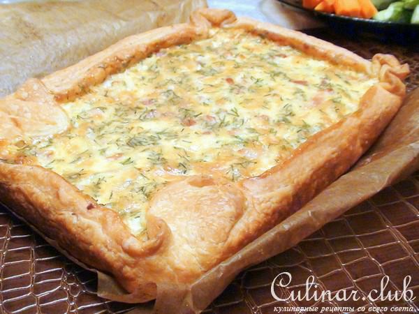 Пирог с курицей на слоёном тесте, со словами благодарности хорошему человеку.