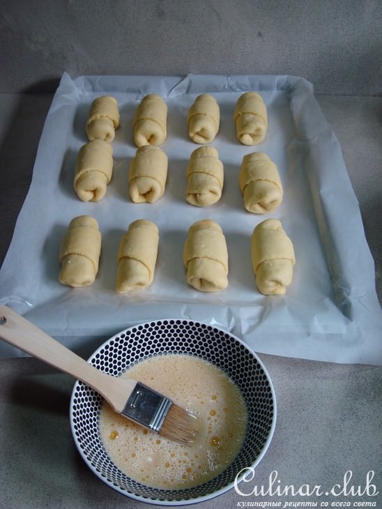 Рогалики с шоколадно-ореховым кремом.