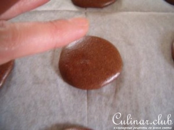 Шоколадные макаруны