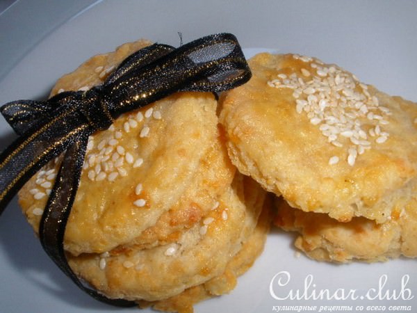 Сырные крекеры