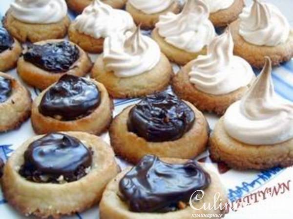 Птифуры "Ватрушки с шоколадным и белковым кремами" 