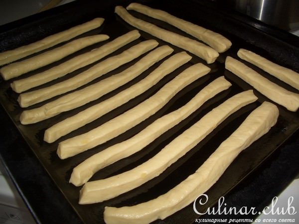 Хлебные палочки с сыром.