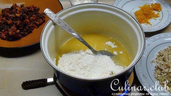 Печенье с шоколадом и пряностями.