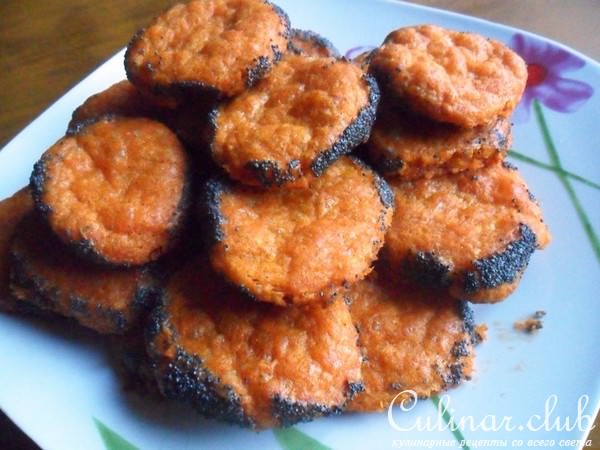 Сырное печенье с паприкой и маком