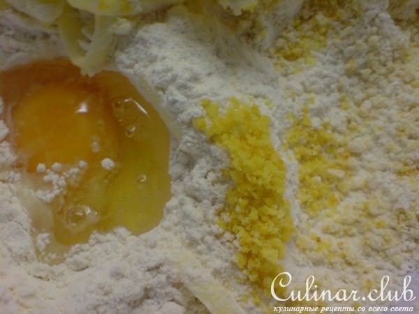 Тарт "Алёнке-сестрёнке" /с творогом,грушами,на шоколадном песочном тесте
