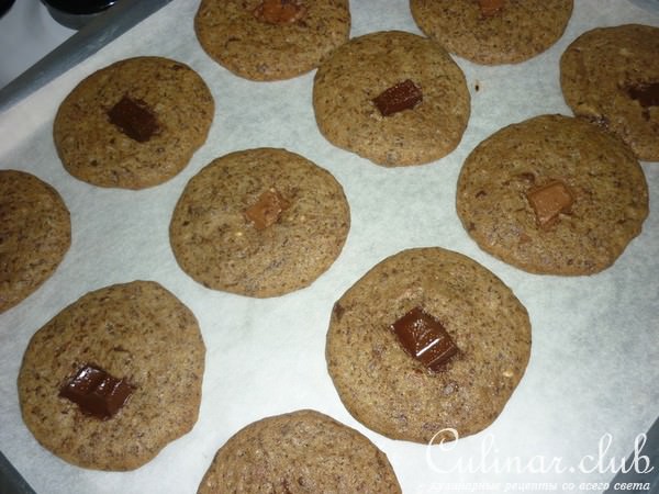 Печенье с шоколадом