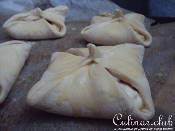 Ватрушки с творогом и сливами