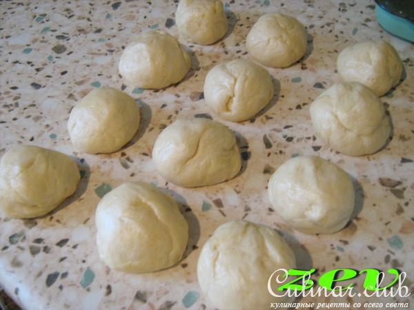 Погоча - турецкие булочки с сыром и кунжутом