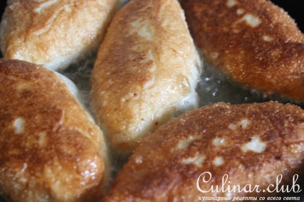 Пирожки с гречкой, беконом и яйцом