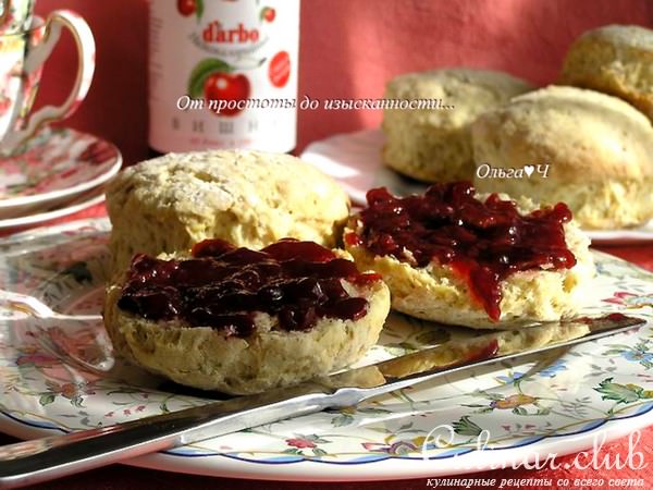 Злаковые сконы с вишневым конфитюром Darbo