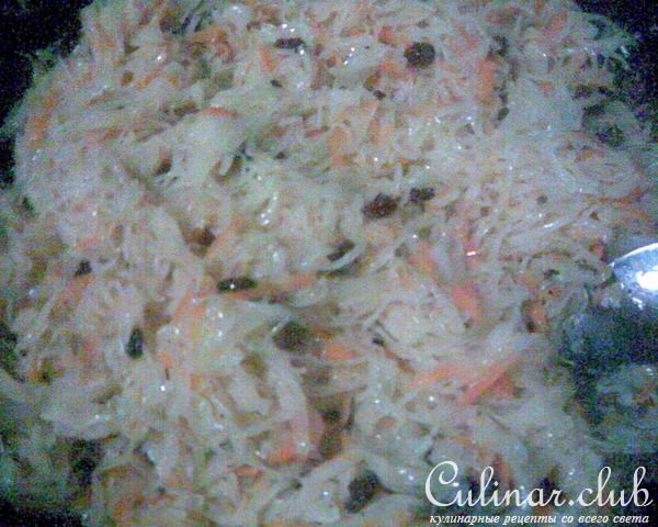 Гречневые пирожки с кислой капустой и изюмом (сытные и постные)