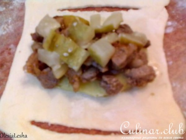 Лодочки из слоеного теста...с картофелем и мясом "По деревенски")))