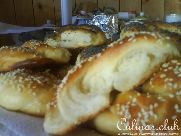 Бублички с кунжутом и маком 