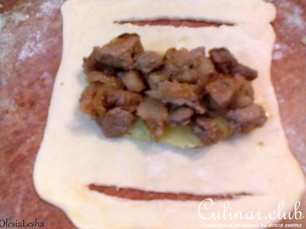 Лодочки из слоеного теста...с картофелем и мясом "По деревенски")))