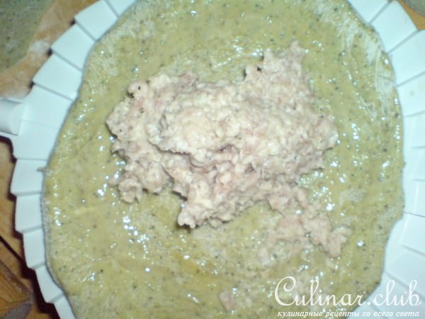 Чебуреки с базиликом и мясом индейки
