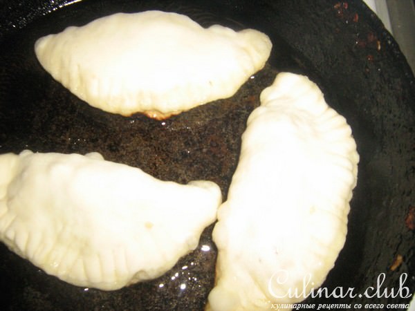 Постные пирожки с луком и...яблоками.
