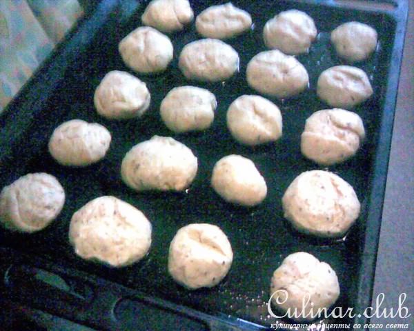 Сырные лепешки с яичным глазком и прованскими травами