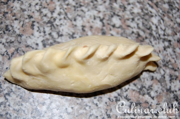 Слоенные пирожки(из домашнего теста) с мясной начинкой. 